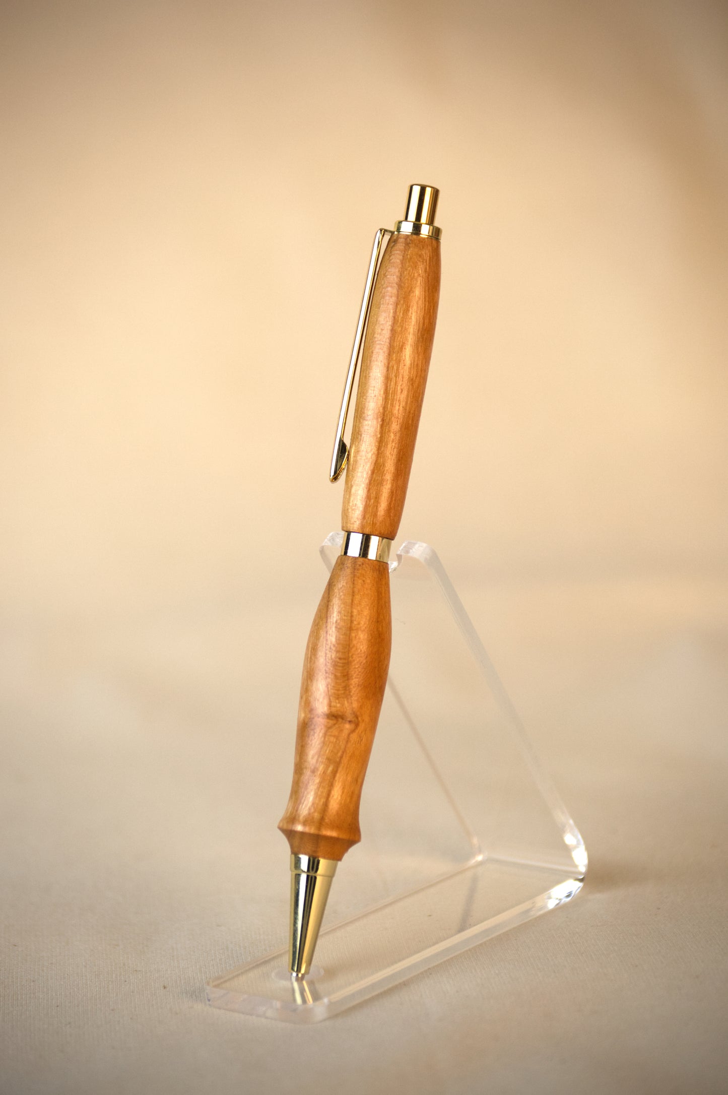 Hero Quill: Cherry w Gold Finish