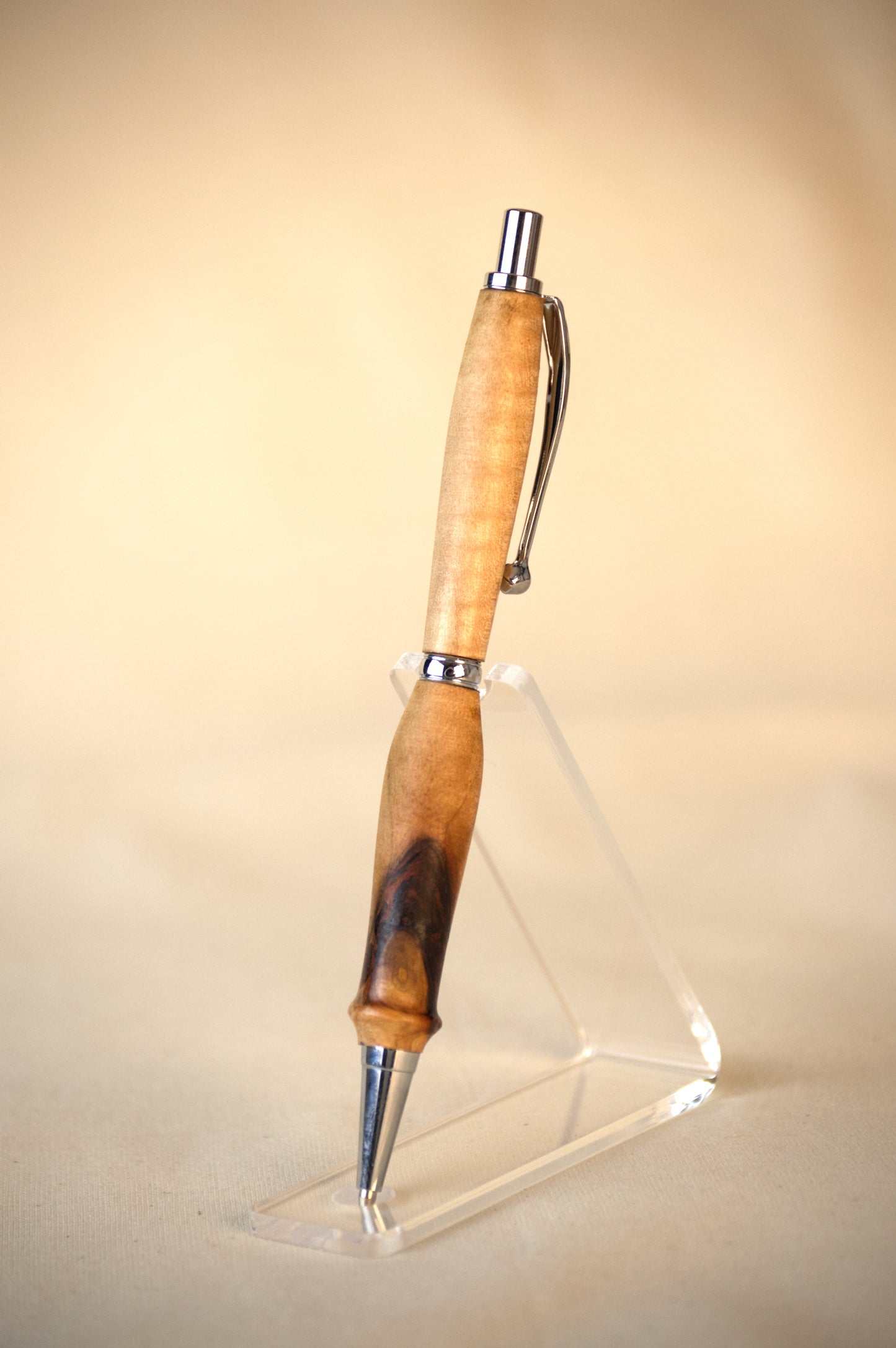 Hero Quill: Curly Maple w Medium Sized Knot | Silver Hardware