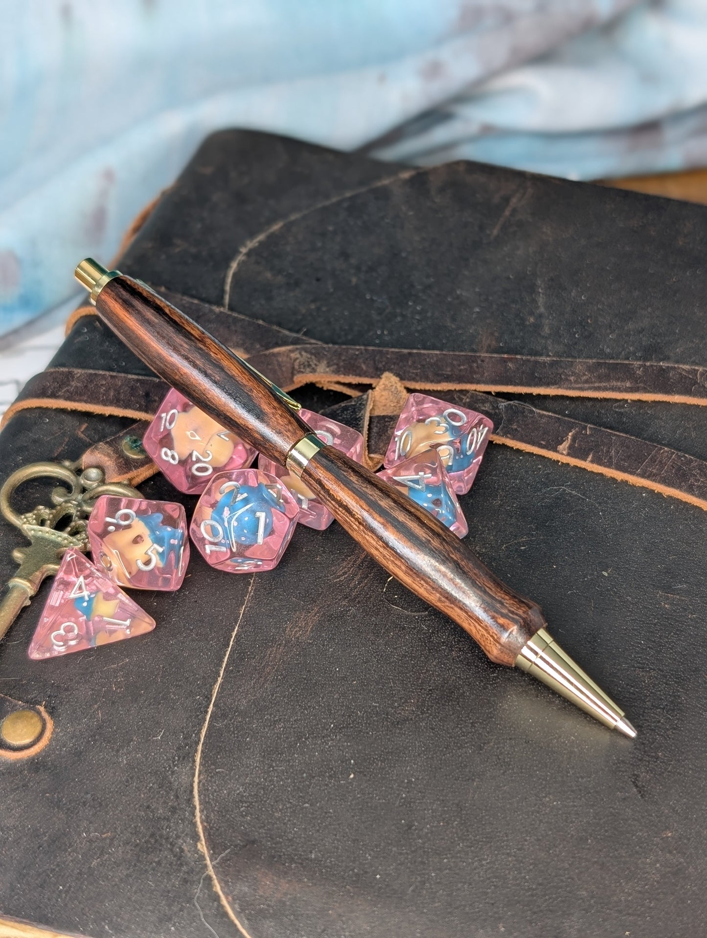 Hero Quill | Bolivian Rosewood w Gold Finish